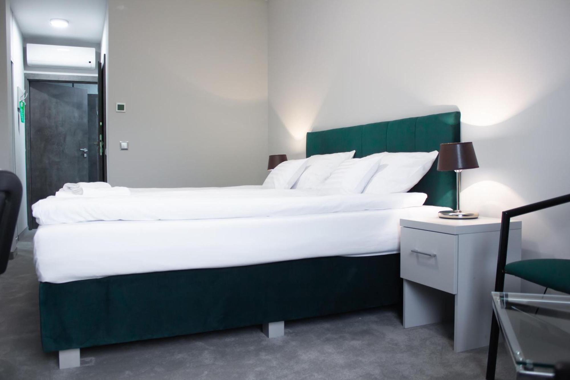 Hotel Promenada Biznes & Wypoczynek Radom Oda fotoğraf