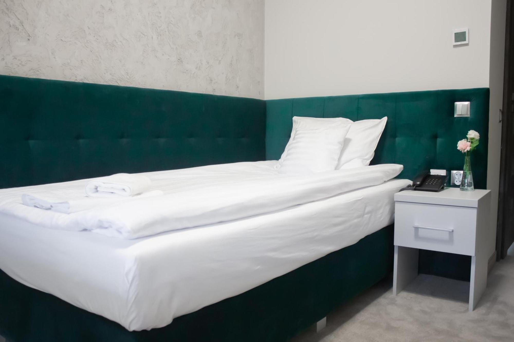 Hotel Promenada Biznes & Wypoczynek Radom Oda fotoğraf