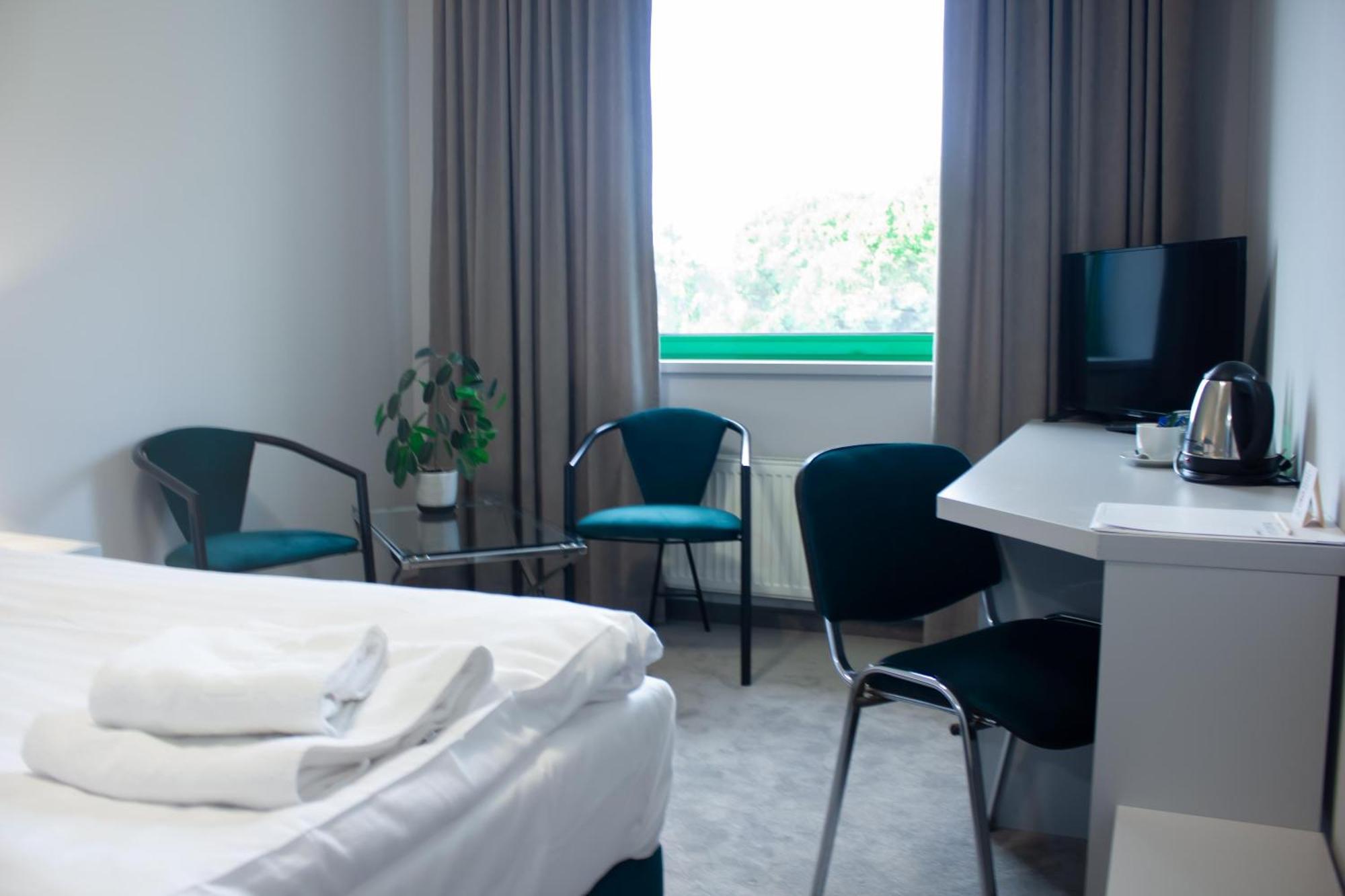 Hotel Promenada Biznes & Wypoczynek Radom Oda fotoğraf